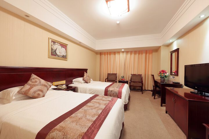 Room 16 of 36