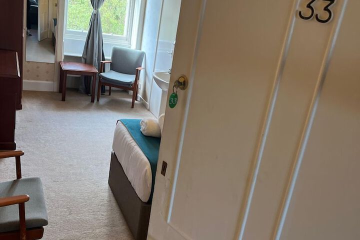 Room 44 of 132