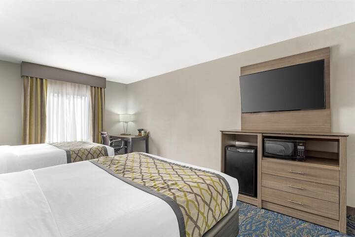 Room 8 of 33