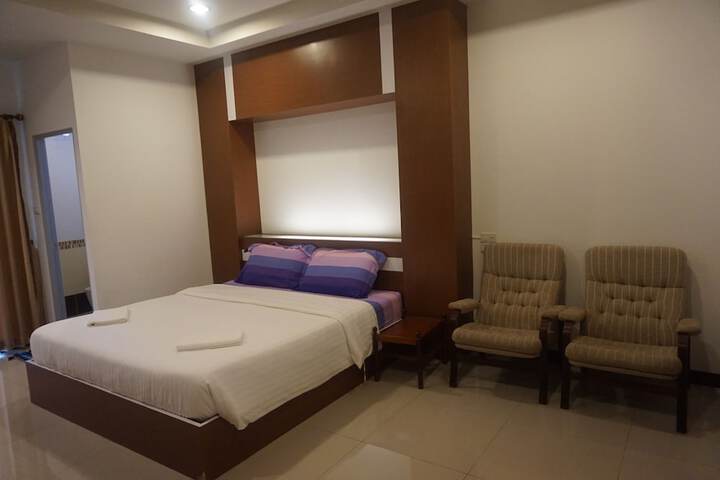 Room 2 of 29