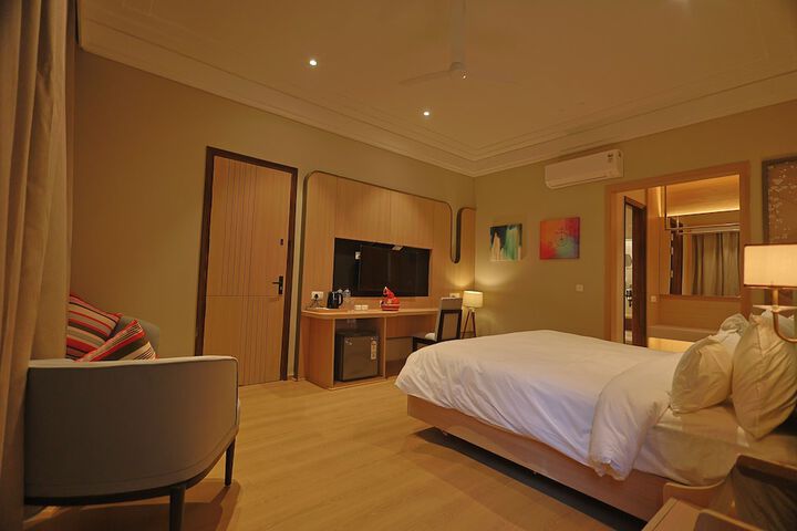 Room 6 of 64