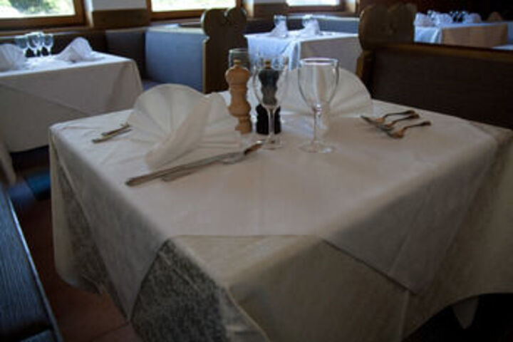 Dining 30 of 30