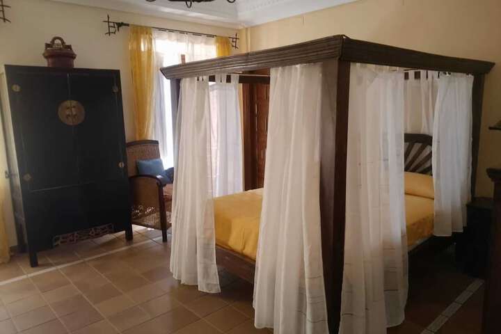 Room 11 of 23