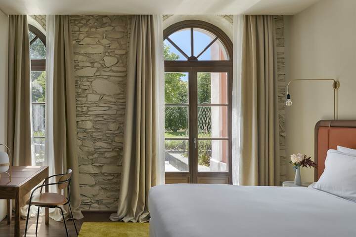 Room 8 of 70