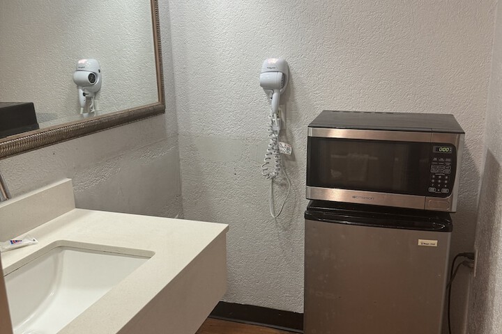 Mini-refrigerator