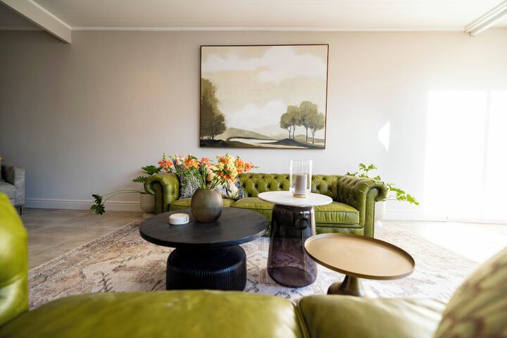 Lounge 58 of 67