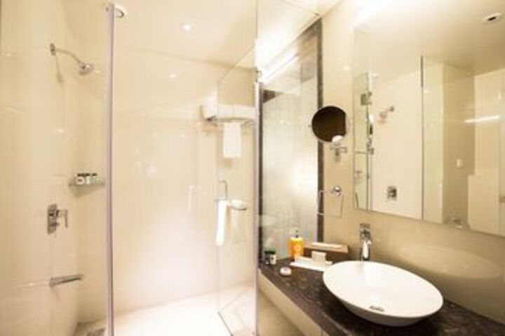 Room 2 of 18