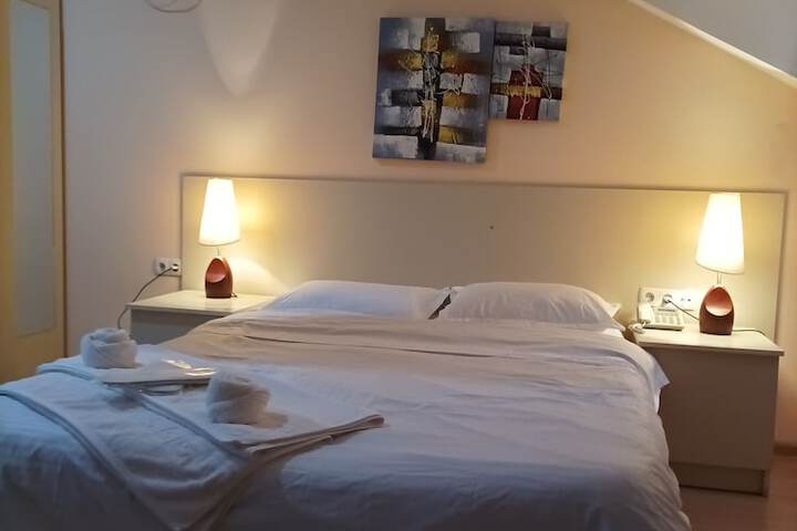 Room 34 of 41