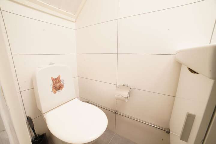 Room 16 of 26