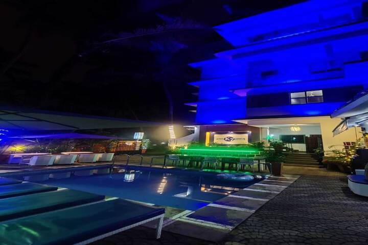Pool 25 of 31