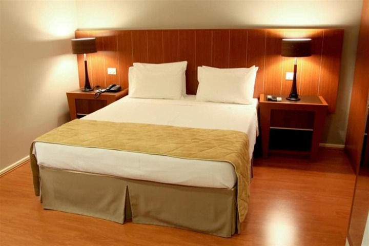 Room 25 of 66