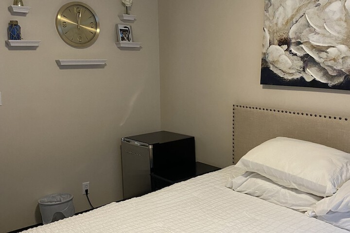Room 34 of 66