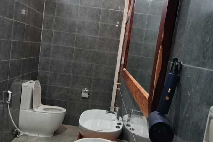 Room 17 of 105