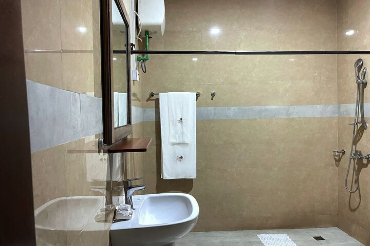 Room 9 of 15