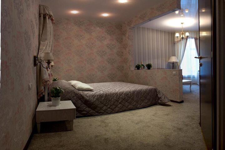 Room 16 of 38