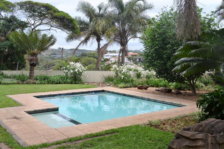 Three Palms One Bedroom Apartment - SOLAR