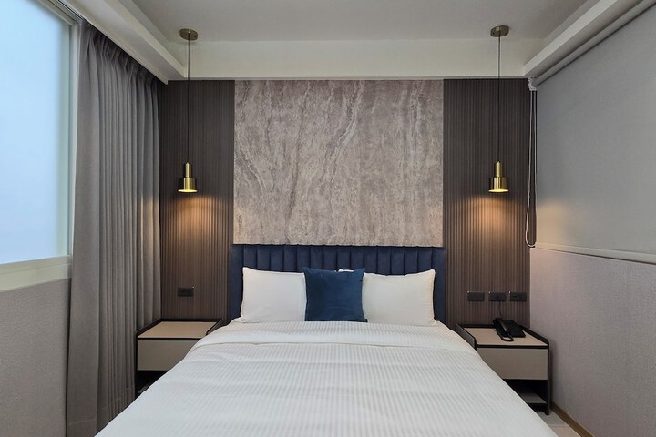 Room 15 of 22