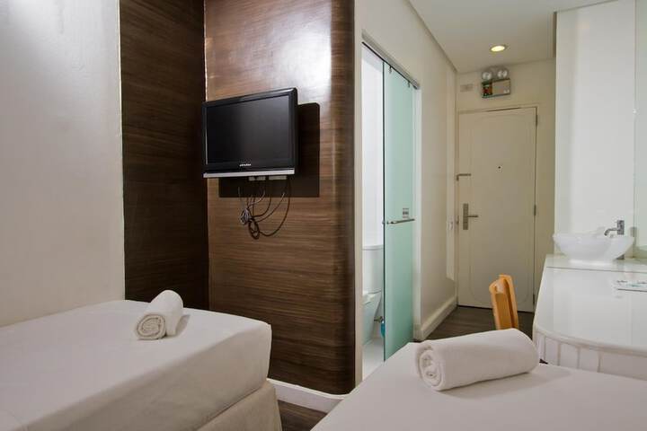 Room 15 of 27