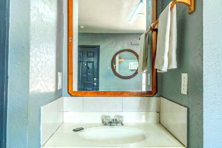 Room 15 of 20