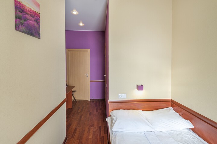 Room 10 of 31