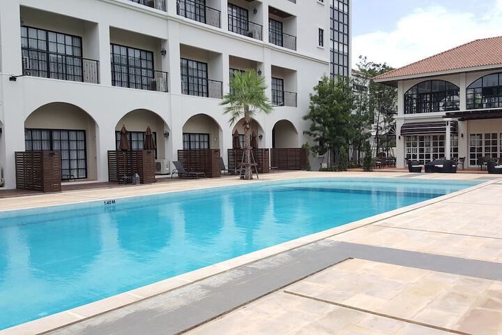 Pool 28 of 48