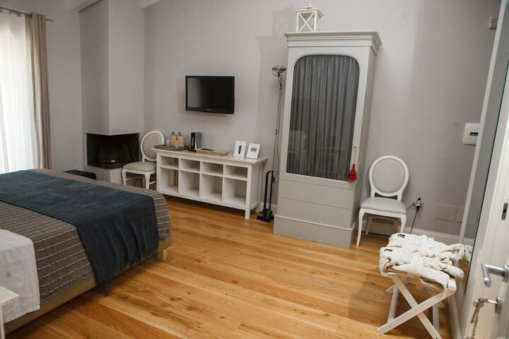 Room 20 of 170