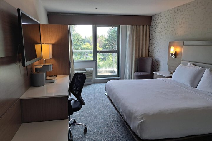 Room 9 of 25