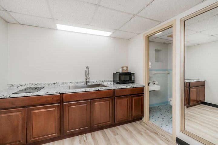 Studio 2 Queen Beds Kitchenette (13 of 18)