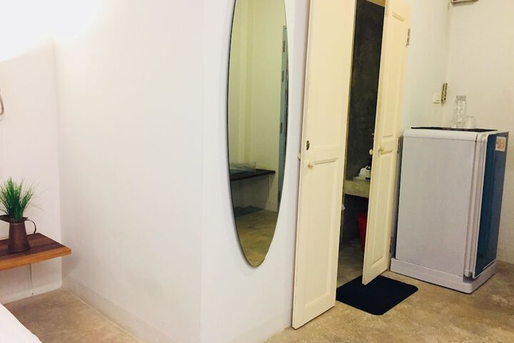 Room 6 of 46
