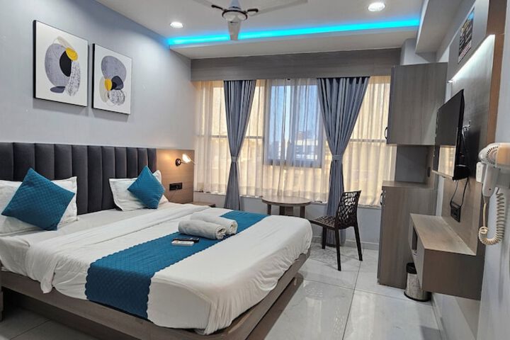 Room 8 of 18
