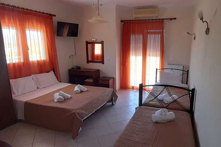 Room 16 of 34