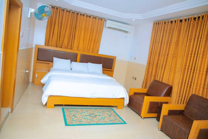 Room 8 of 24
