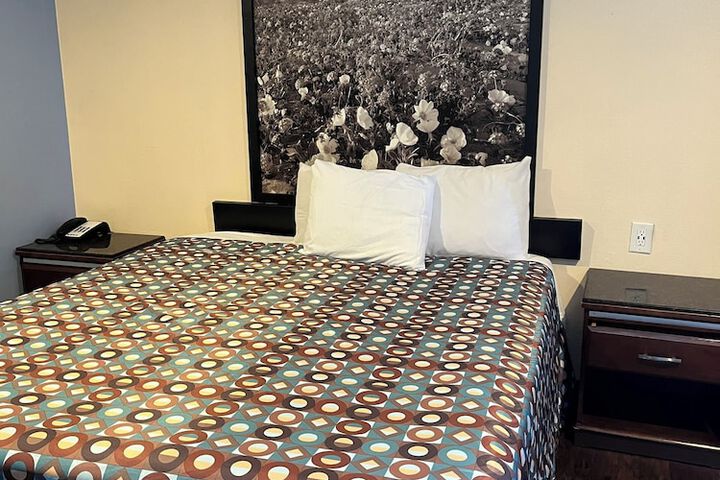 Room 2 of 34