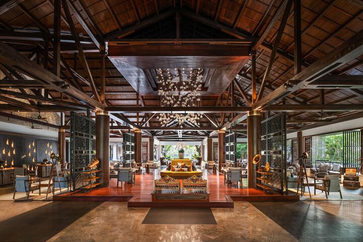 Entrance & Lobby