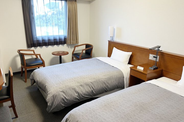 Room 7 of 27