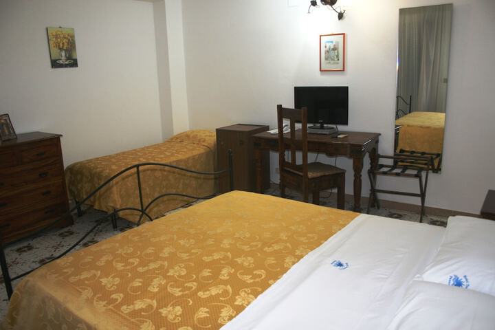 Room 5 of 22