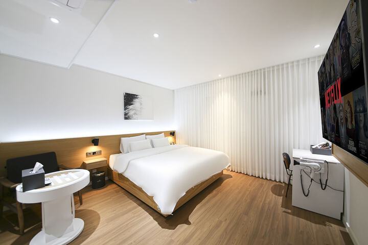 Room 5 of 39