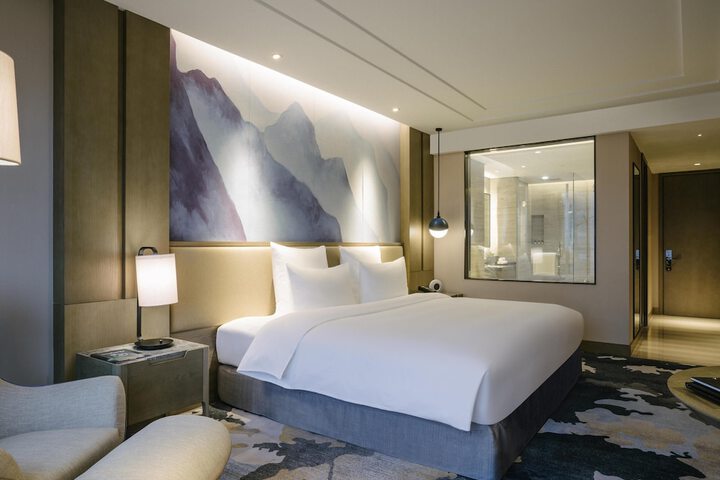 Room 13 of 51