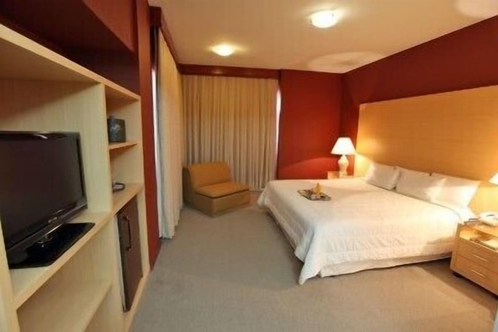 Room 7 of 29