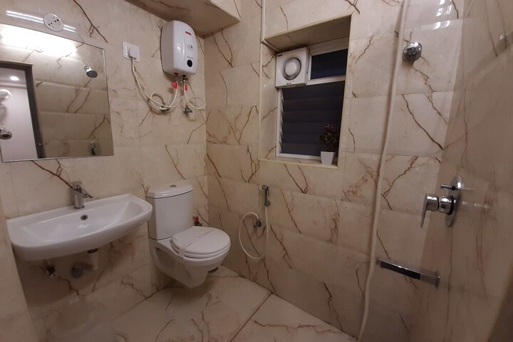 Room 35 of 72