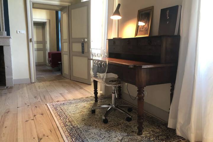 Room 32 of 144
