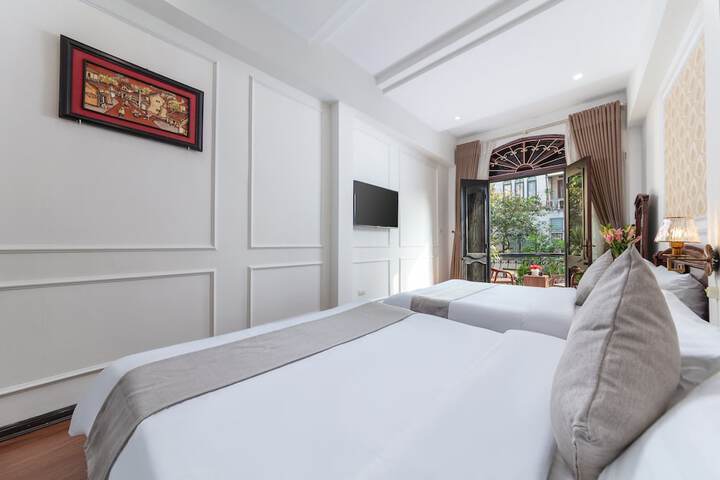 Room 9 of 22