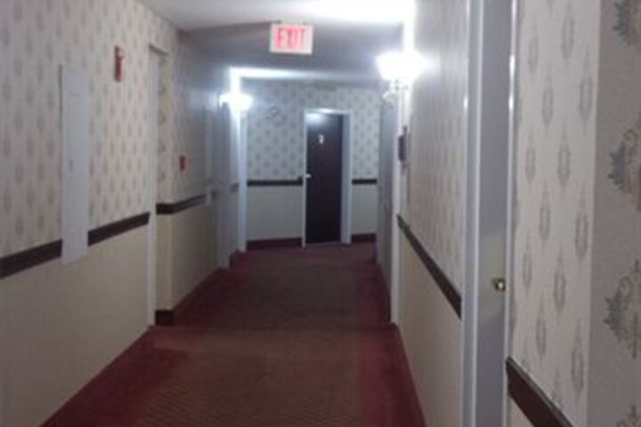 Ballroom/Hall 44 of 61