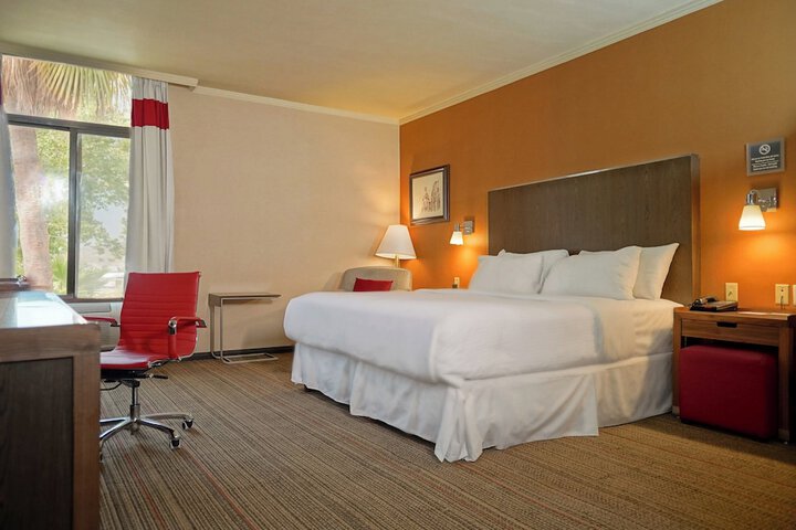 Room 19 of 77