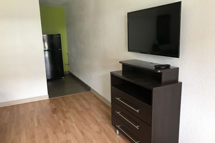 Room 13 of 70