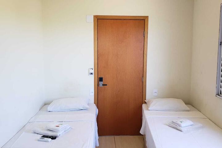 Room 17 of 33