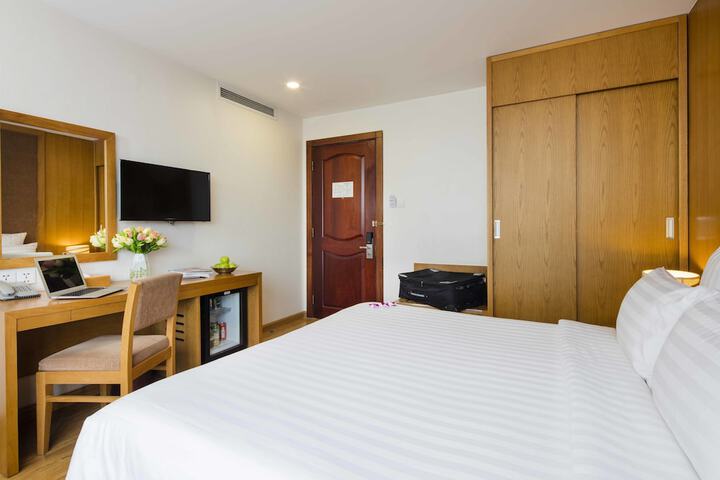 Room 8 of 110