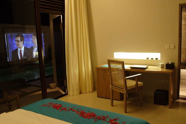 Room 8 of 45