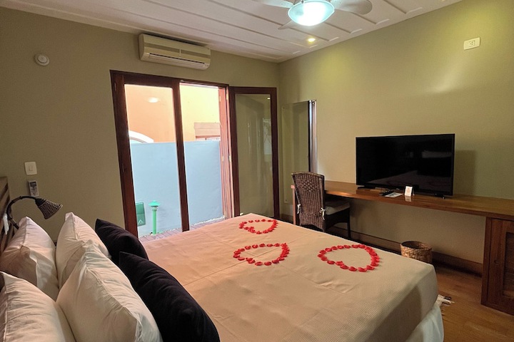 Room 17 of 115