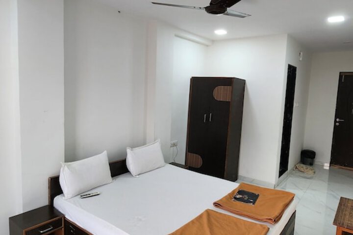 Room 3 of 9